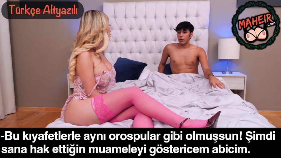 Seksi Kıyafetlerle Odasına Gelen Kız Kardeşini Altına Aldı